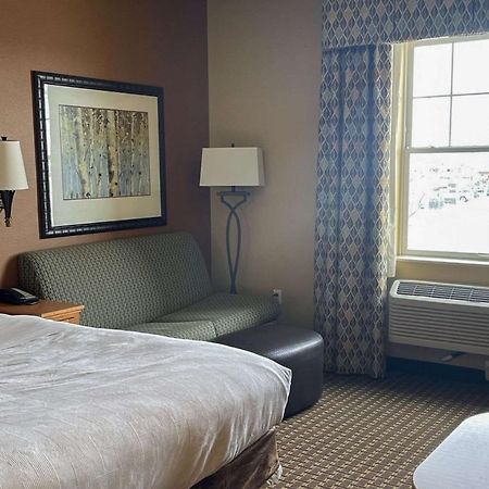 Mainstay Suites Williston Bagian luar foto