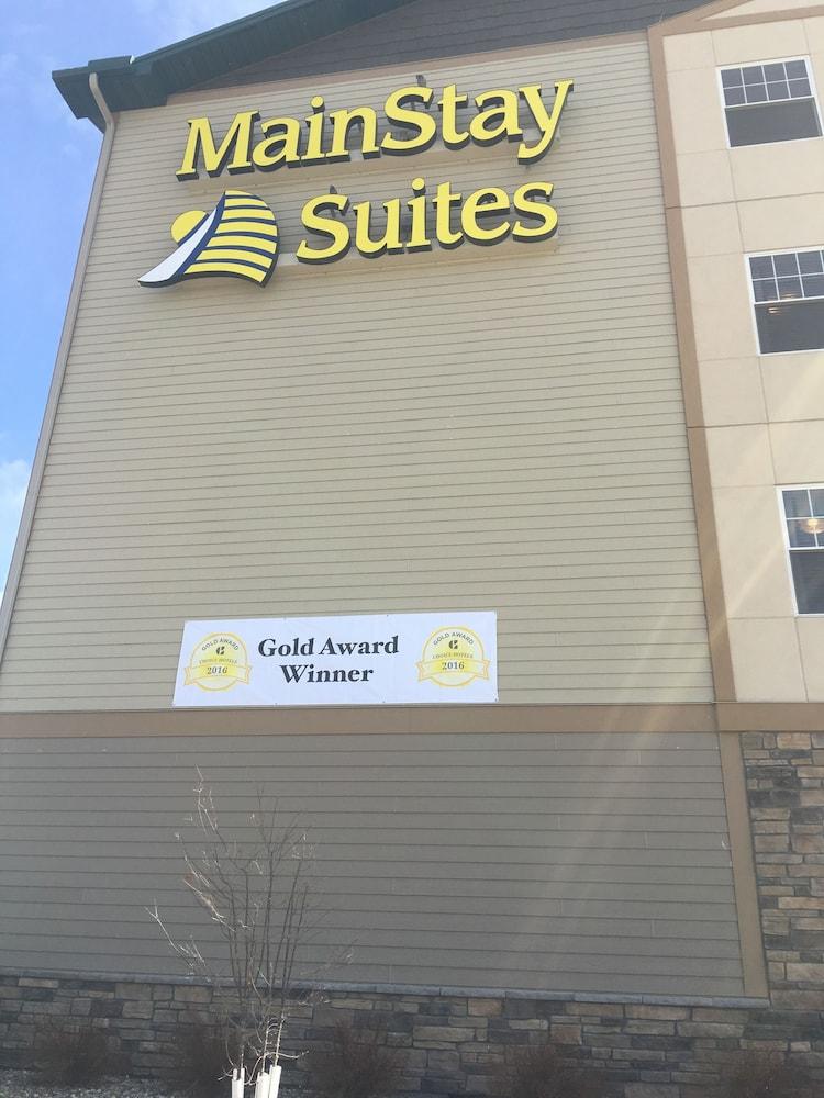 Mainstay Suites Williston Bagian luar foto
