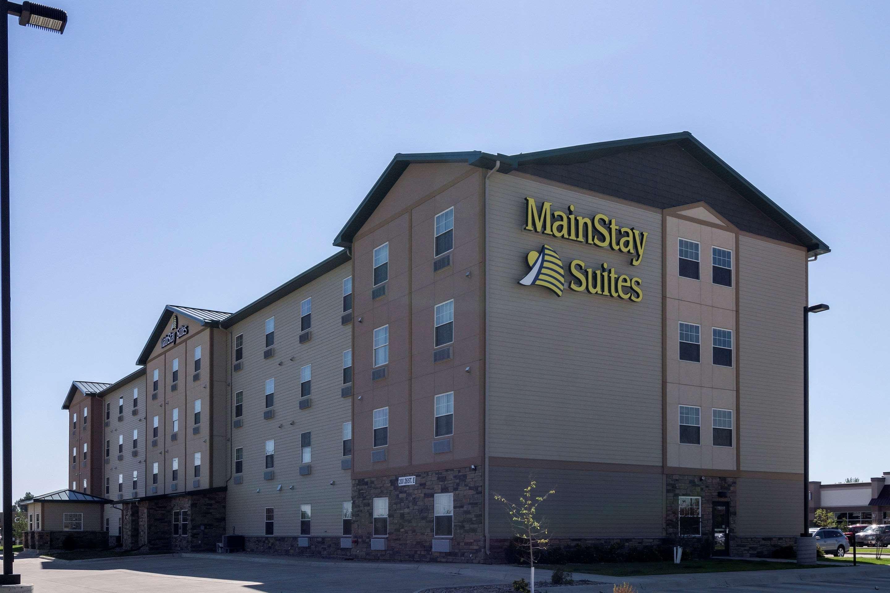 Mainstay Suites Williston Bagian luar foto