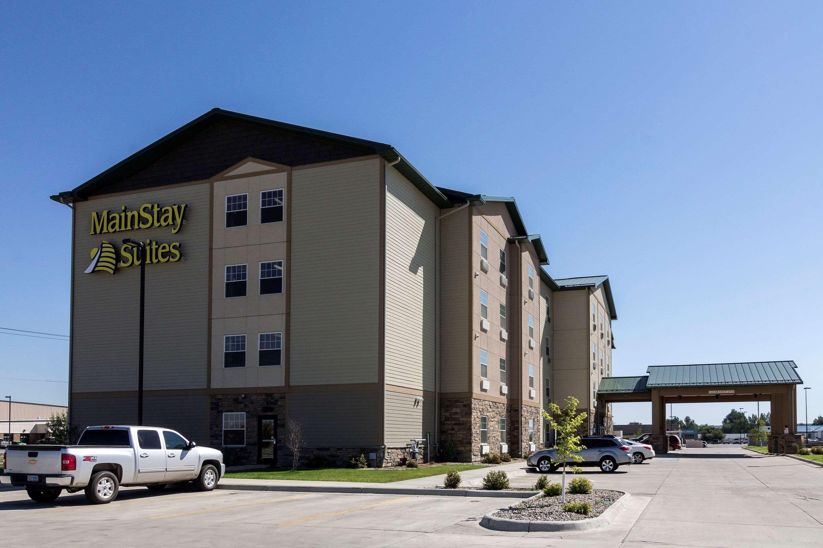 Mainstay Suites Williston Bagian luar foto