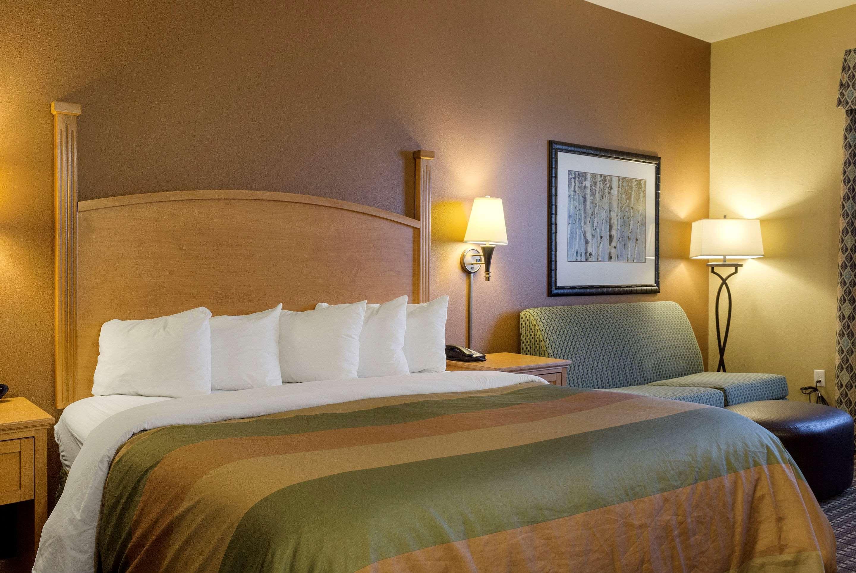 Mainstay Suites Williston Bagian luar foto
