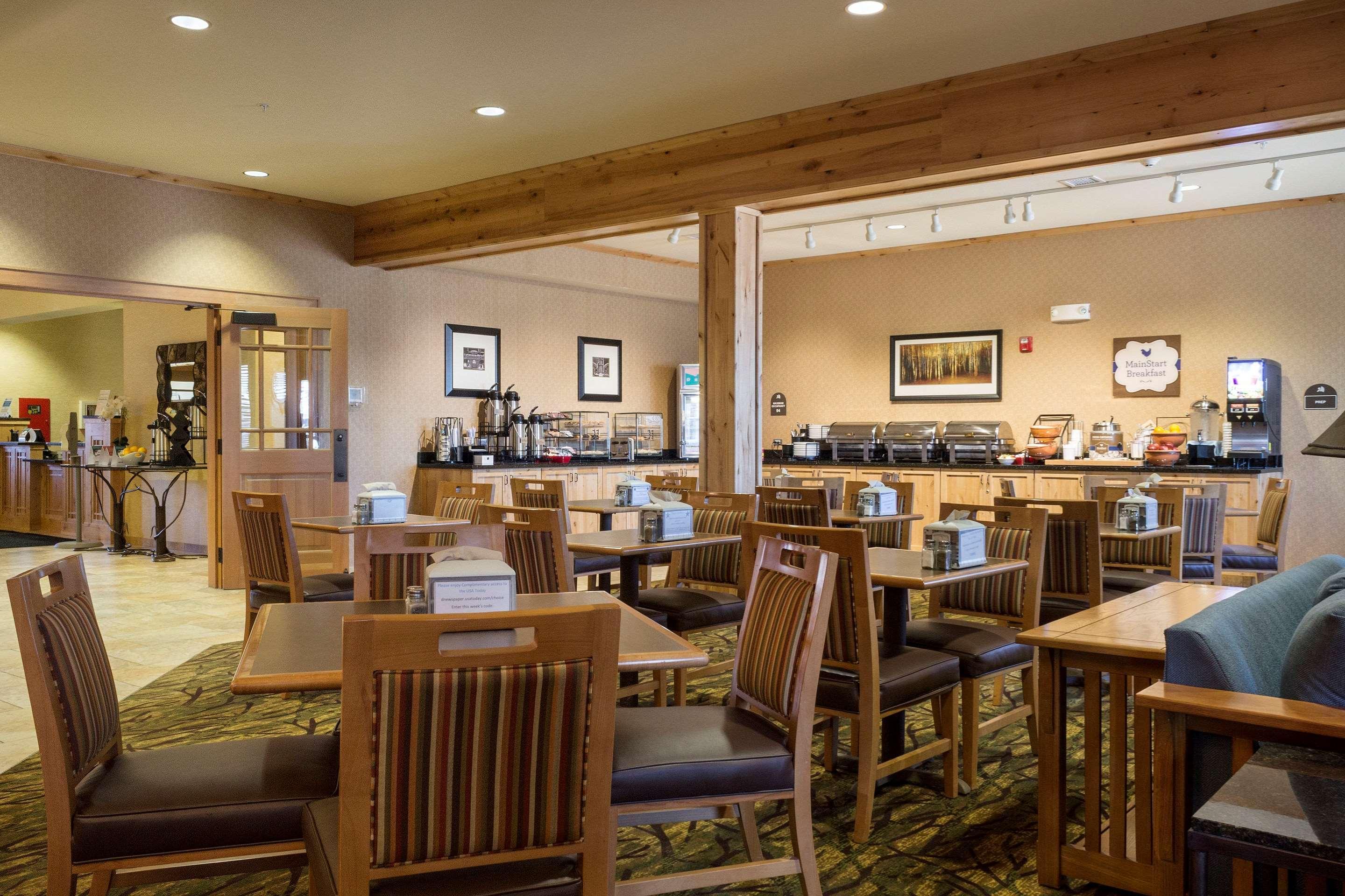 Mainstay Suites Williston Bagian luar foto