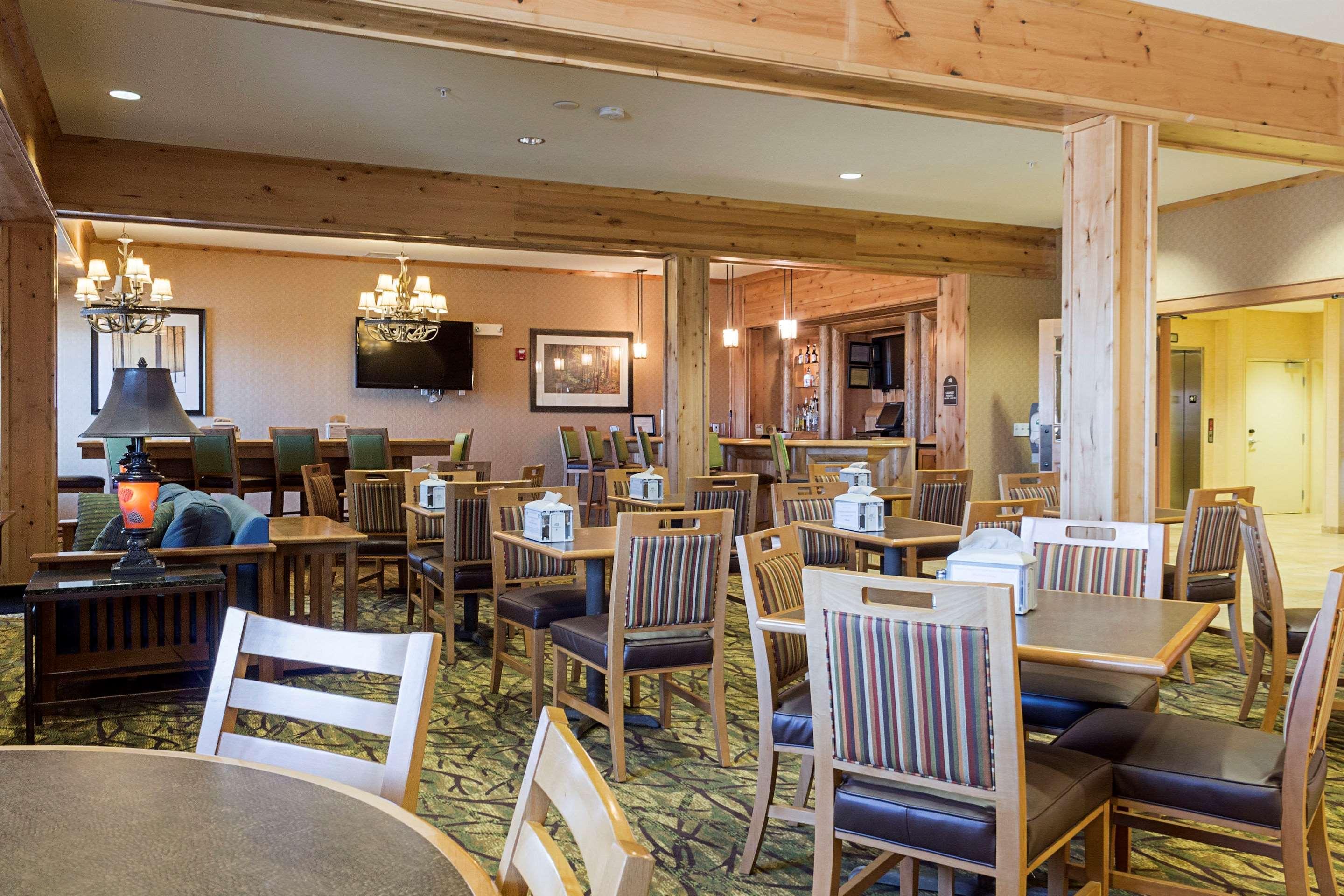 Mainstay Suites Williston Bagian luar foto