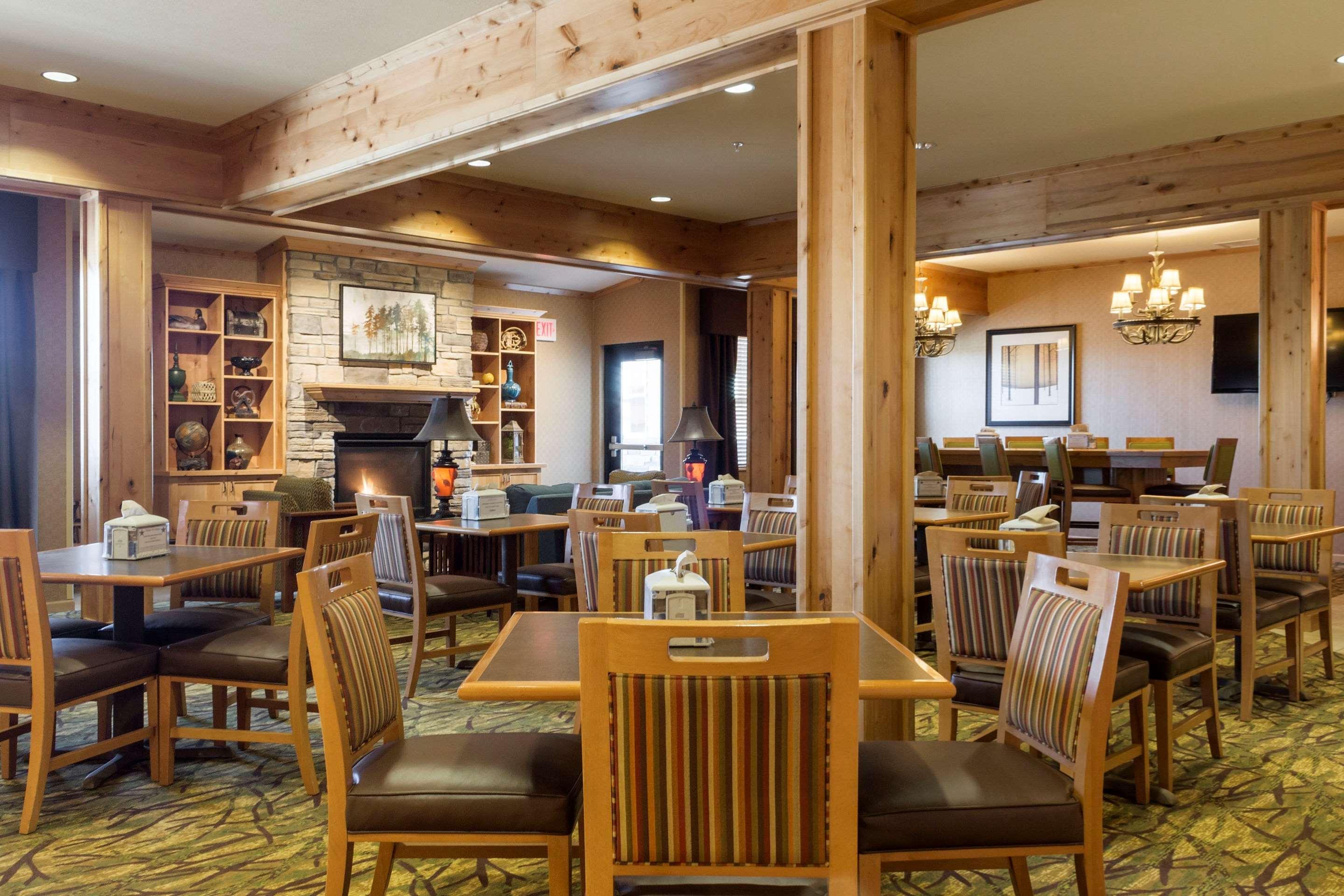 Mainstay Suites Williston Bagian luar foto