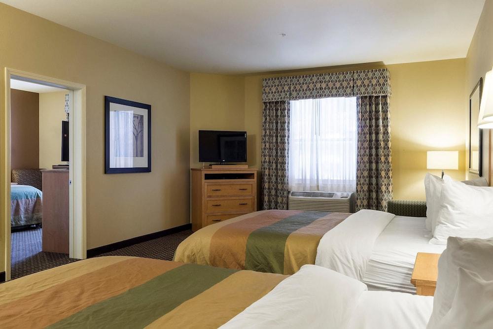 Mainstay Suites Williston Bagian luar foto