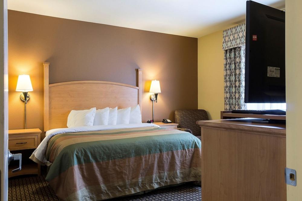 Mainstay Suites Williston Bagian luar foto