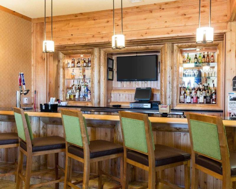 Mainstay Suites Williston Bagian luar foto