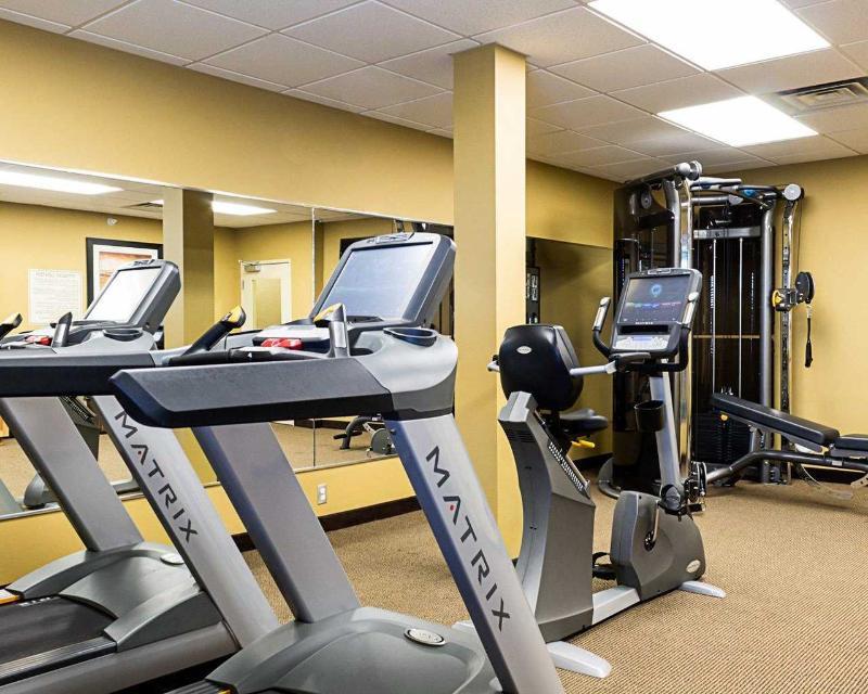 Mainstay Suites Williston Bagian luar foto