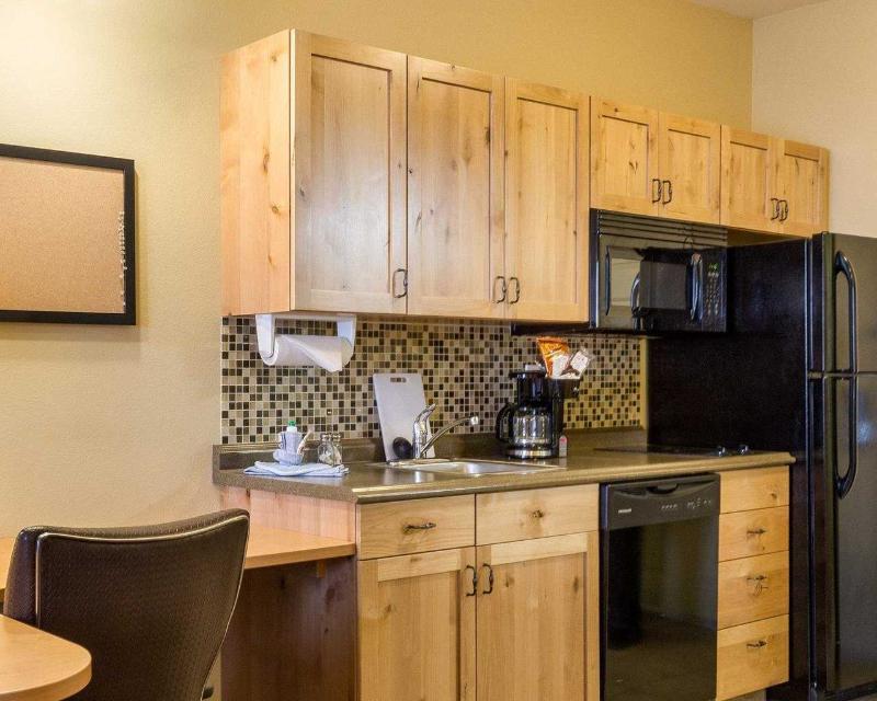Mainstay Suites Williston Bagian luar foto